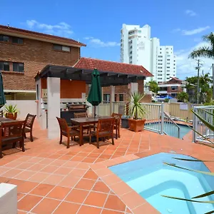 Santa Fe 3*, Labrador Australia